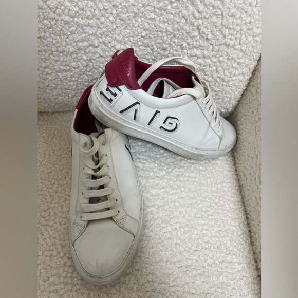 Givenchy sneakers/white/burgundy/size 39/good condition